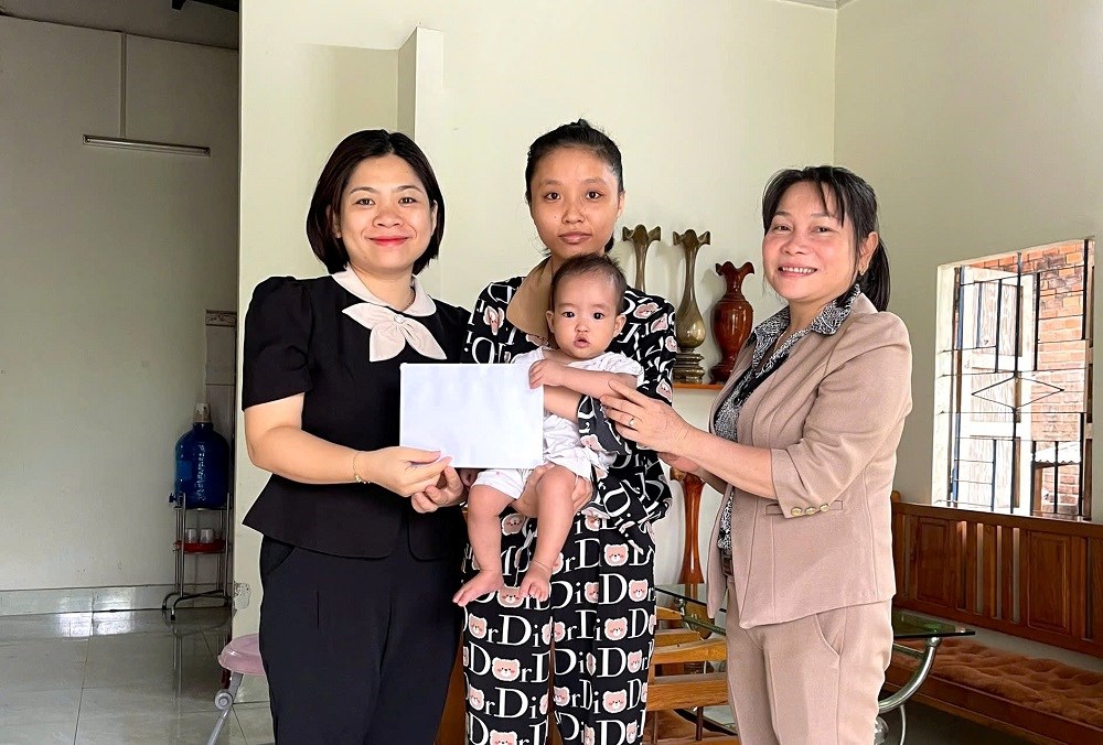 Tiếp sức cho trẻ em nghèo - ảnh 2