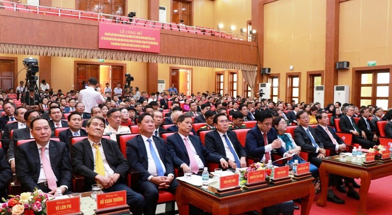 Công bố các Nghị quyết, Quyết định về sáp nhập đơn vị hành chính tỉnh Khánh Hoà (mới) - ảnh 3