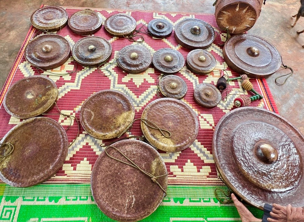 Rơ Mah Khơn - người giữ nhịp cồng chiêng - ảnh 4