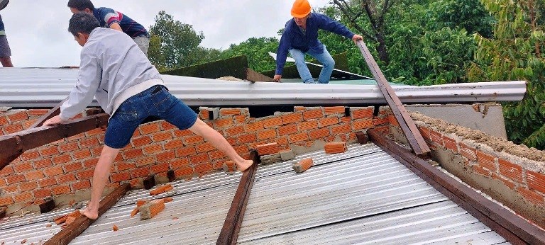 Lâm Đồng: Đảm bảo an toàn cho du khách trước diễn biến phức tạp của bão số 3 - ảnh 4