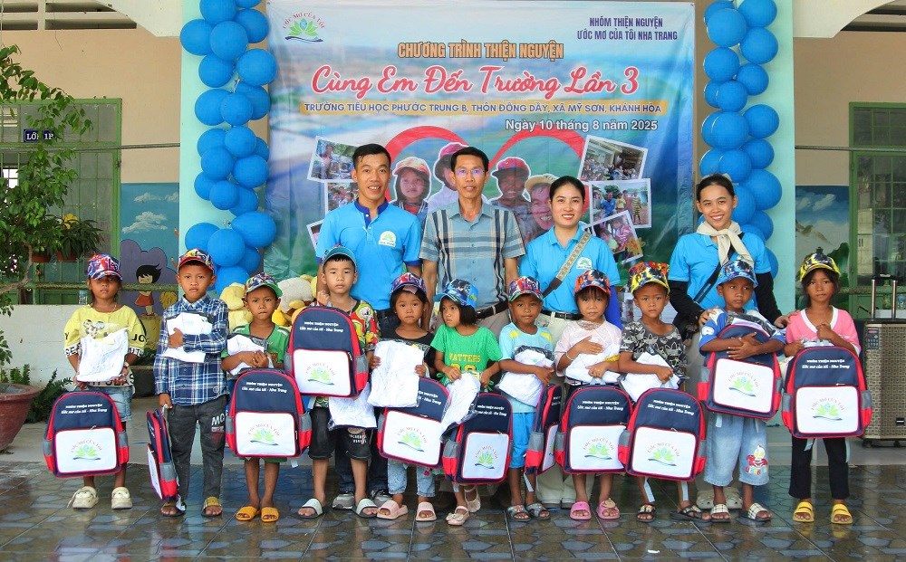 Nâng bước chân đến trường - ảnh 1