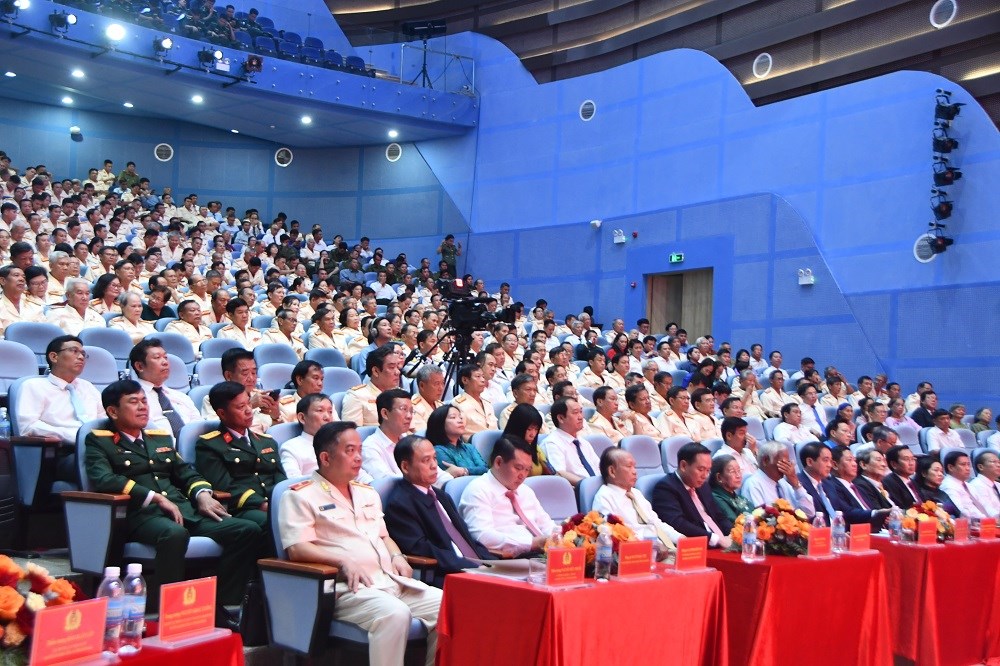 Khánh Hòa: Gặp mặt kỷ niệm 80 năm Ngày truyền thống Công an nhân dân - ảnh 4