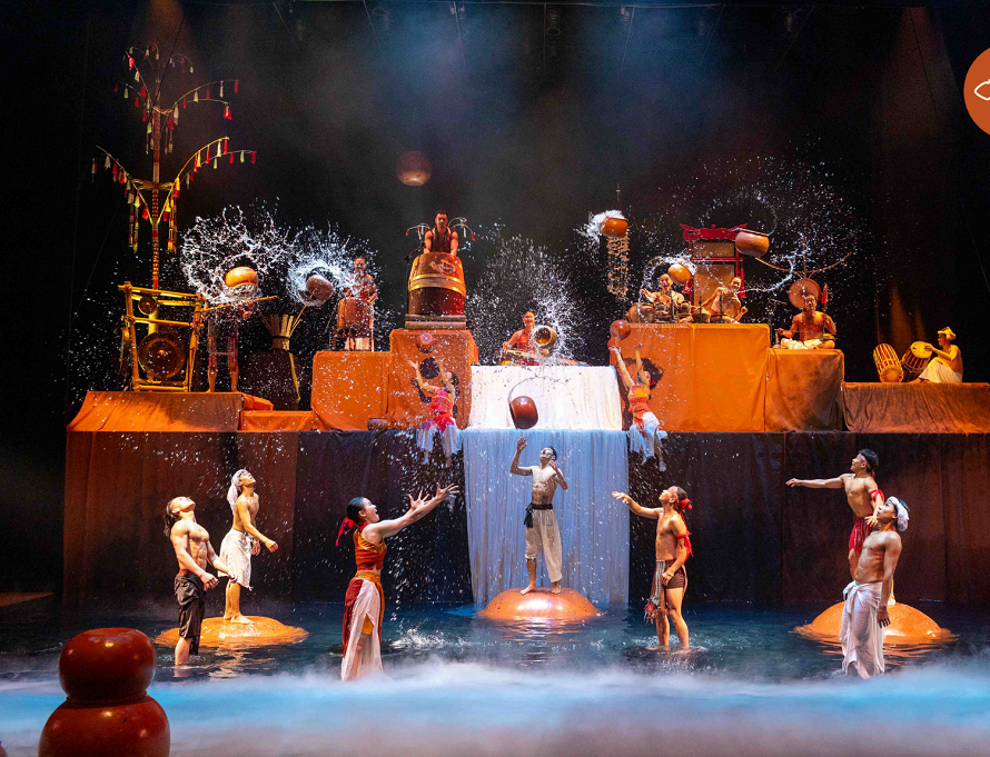  “Chum Show” - sự hòa quyện của văn hóa  - ảnh 1