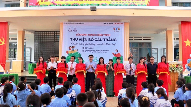 “Thư viện Bồ câu trắng” khơi dậy văn hóa đọc sách cho học sinh - ảnh 1