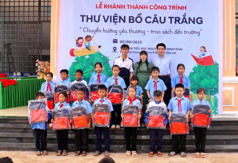 “Thư viện Bồ câu trắng” khơi dậy văn hóa đọc sách cho học sinh - ảnh 3
