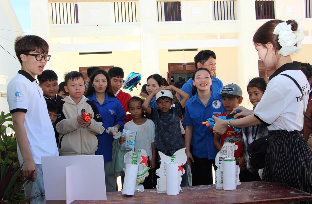 “Cùng em đến trường” - lan tỏa việc làm thiện nguyện - ảnh 4
