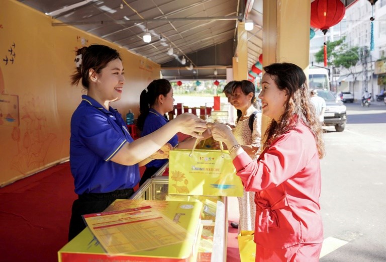 Bánh Trung thu Yến sào - gắn kết yêu thương - ảnh 3