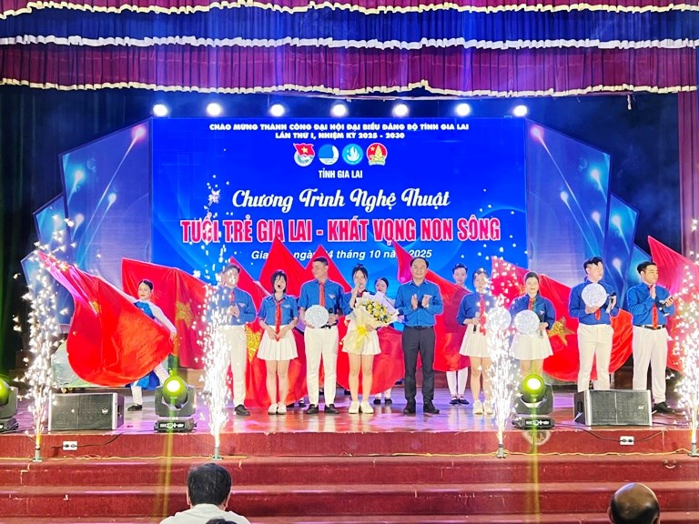 Đặc sắc Chương trình nghệ thuật “Tuổi trẻ Gia Lai - Khát vọng non sông” - ảnh 2