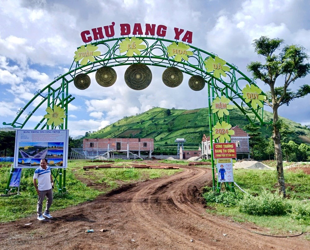 Gia Lai: Tháo dỡ công trình “nhà rông bê tông” dưới chân núi lửa Chư Đang Ya - ảnh 2