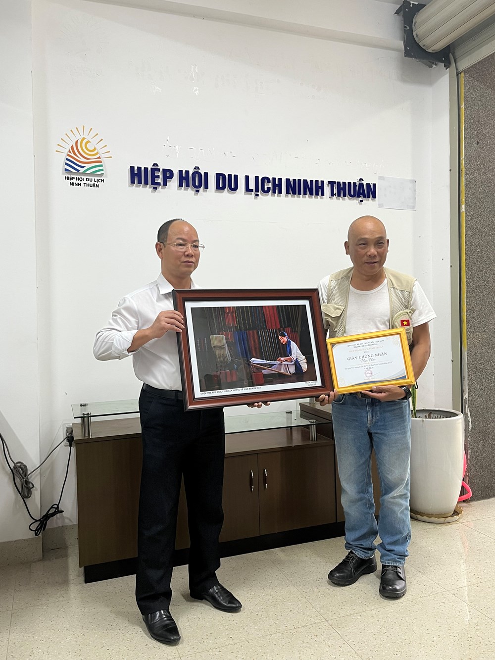 Trao giải Cuộc thi “Ảnh đẹp - Video ấn tượng Du lịch Nam Khánh Hòa 2025” - ảnh 2