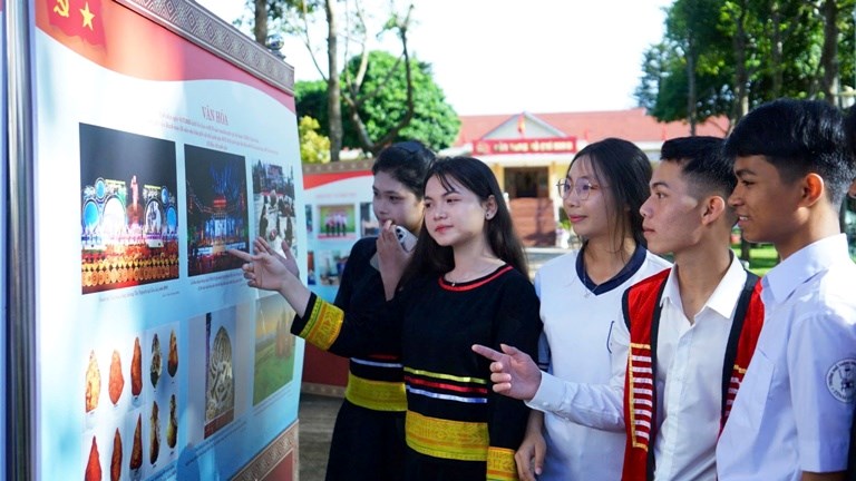 Học sinh Gia Lai hào hứng tham gia chương trình “Tìm về di sản” - ảnh 2