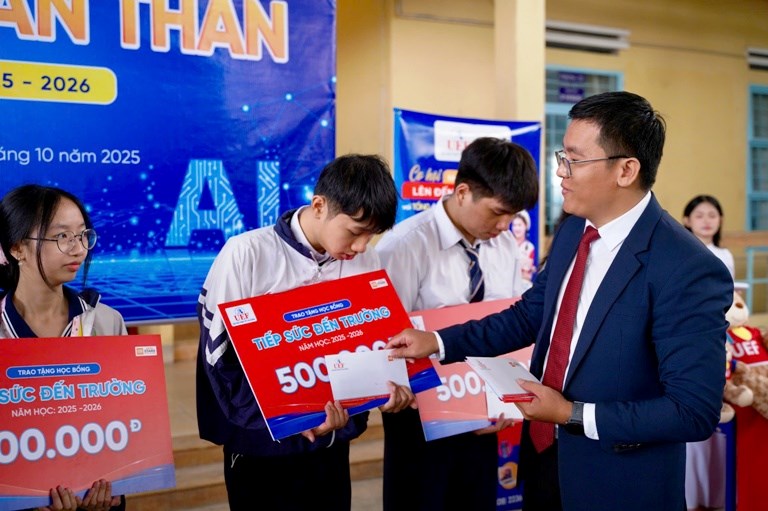 Gia Lai: Hướng nghiệp “Định vị bản thân” cho học sinh THPT - ảnh 2
