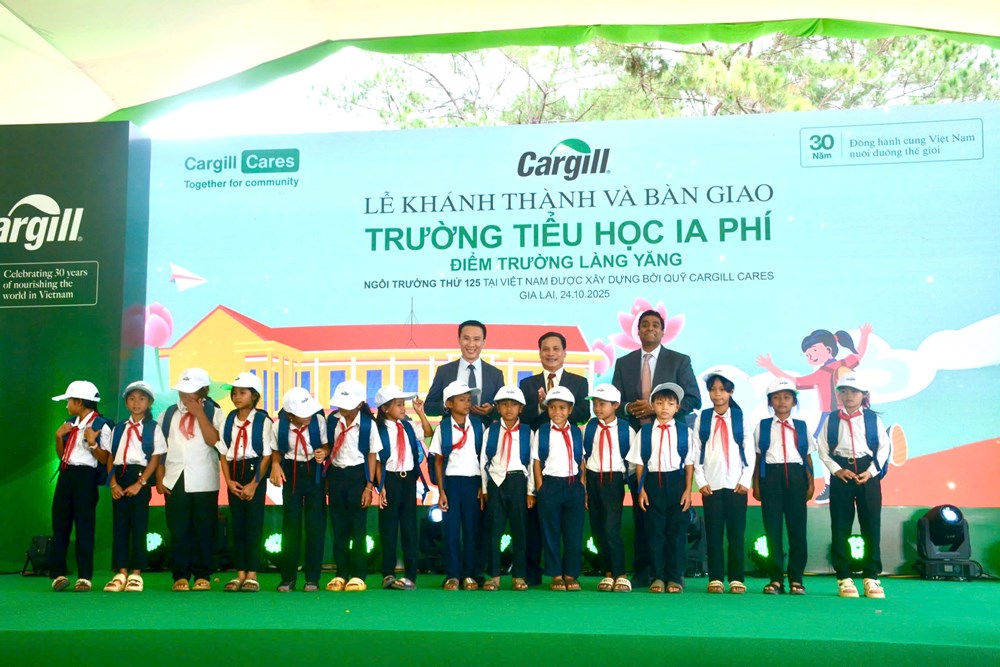 Niềm vui bên ngôi trường mới mới của thầy trò vùng khó khăn Ia Phí - ảnh 3