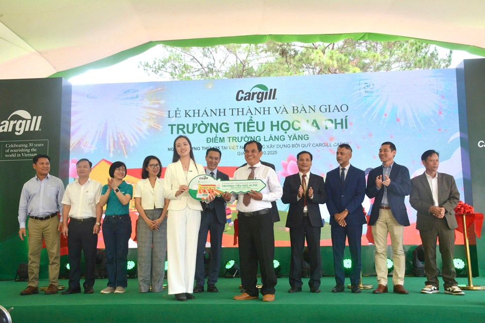 Niềm vui bên ngôi trường mới mới của thầy trò vùng khó khăn Ia Phí - ảnh 1
