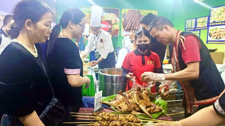 Quảng bá du lịch Gia Lai qua “Lễ hội Ẩm thực Thu mỹ vị”  - ảnh 2