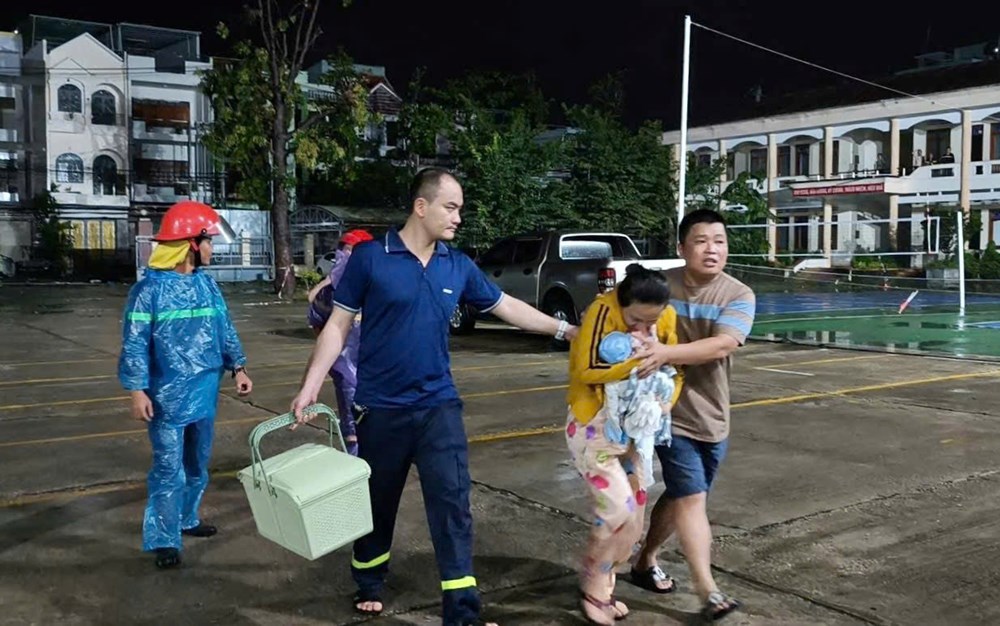 Gia Lai: Giải cứu thành công 22 người bị cô lập do lũ - ảnh 2