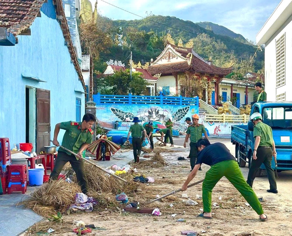 Gia Lai: Huy động mọi nguồn lực, chung tay giúp dân ổn định cuộc sống sau bão - ảnh 1