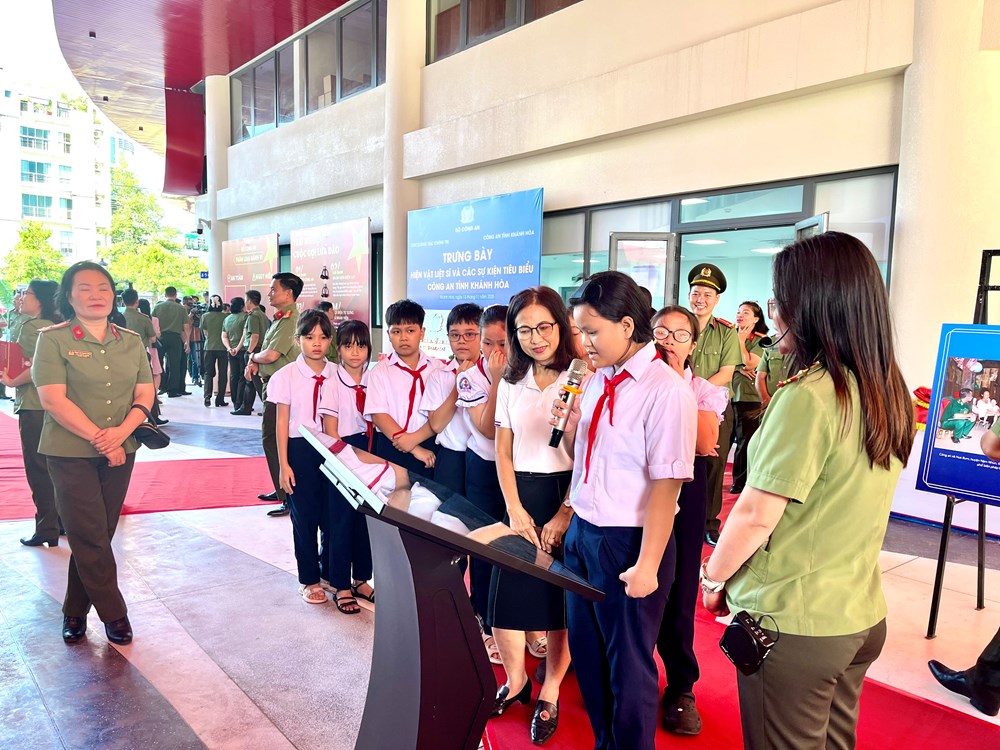 Khánh Hòa: Triển lãm - Tuyên truyền kỹ năng phòng chống mua bán người, phòng chống bạo lực trên cơ sở giới  - ảnh 3