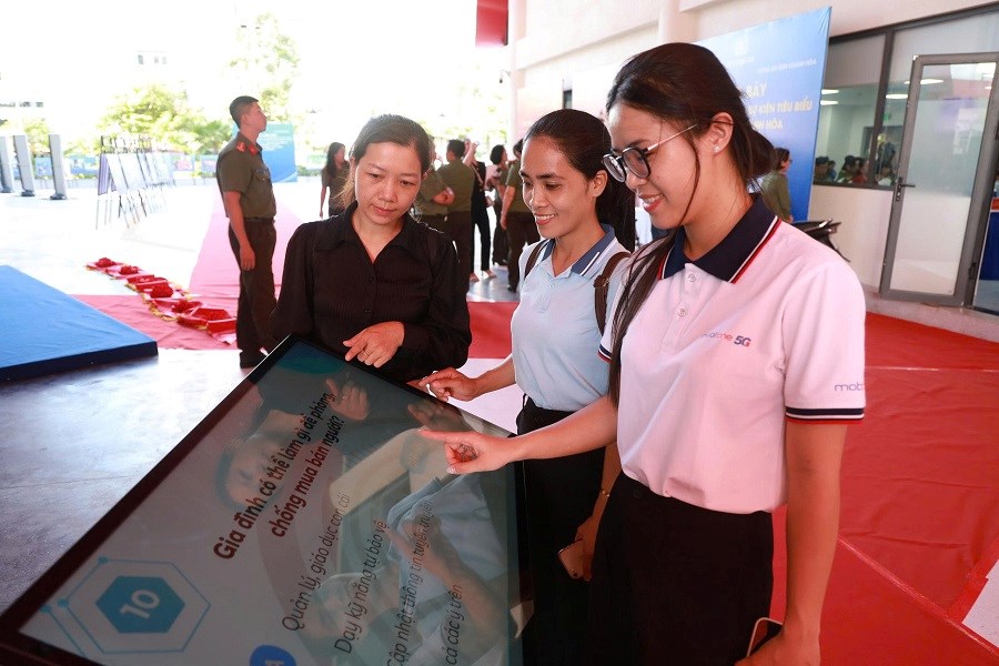 Khánh Hòa: Triển lãm - Tuyên truyền kỹ năng phòng chống mua bán người, phòng chống bạo lực trên cơ sở giới  - ảnh 4