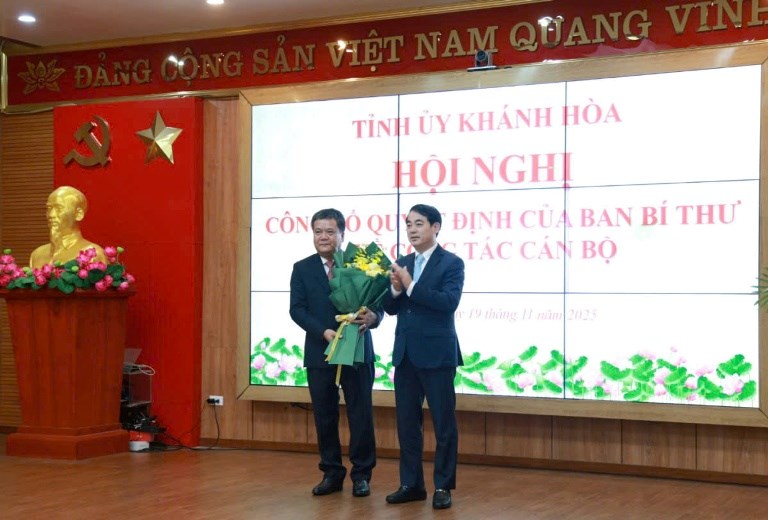 Công bố Quyết định chỉ định Phó Bí thư Tỉnh ủy Khánh Hòa - ảnh 2