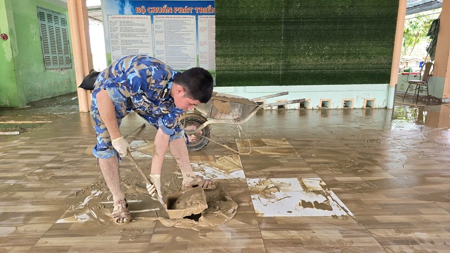 Khánh Hoà: Khẩn trương cứu trợ người dân, khắc phục hậu quả mưa lũ - ảnh 7
