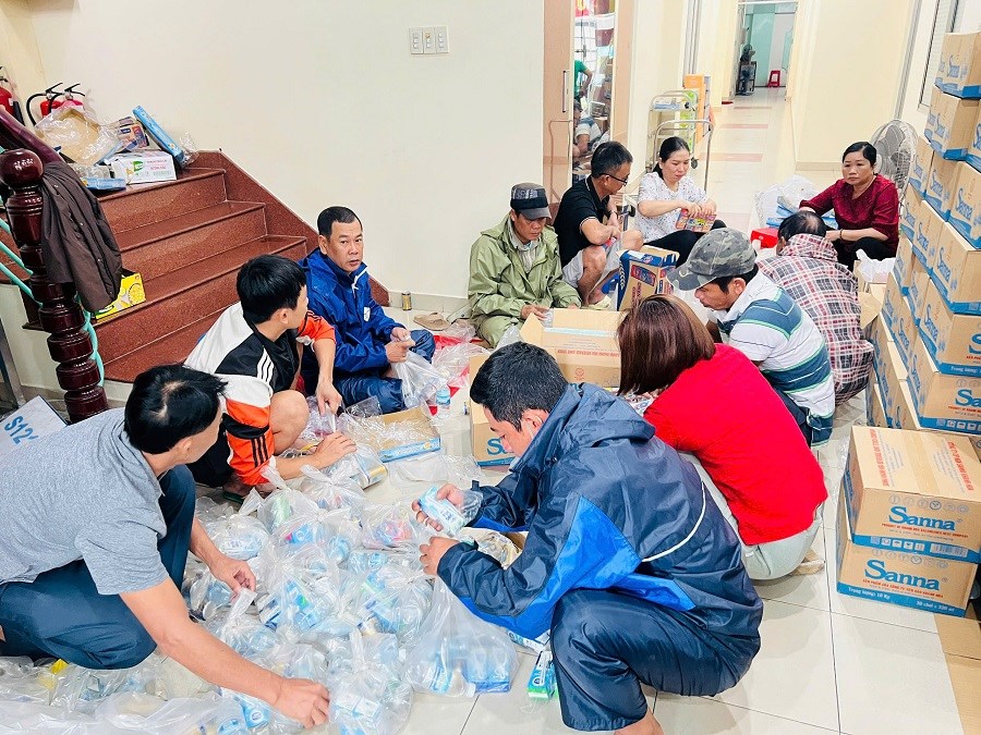 Khánh Hoà: Khẩn trương cứu trợ người dân, khắc phục hậu quả mưa lũ - ảnh 4