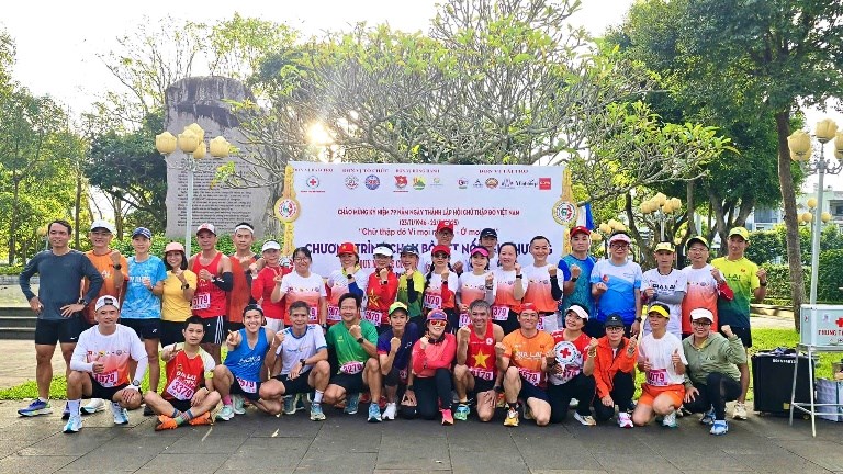 Gia Lai: Hơn 100 runner tham gia giải chạy bộ “Kết nối yêu thương” - ảnh 1