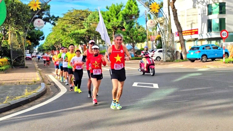 Gia Lai: Hơn 100 runner tham gia giải chạy bộ “Kết nối yêu thương” - ảnh 2