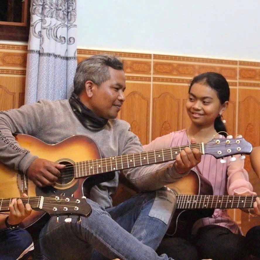 Lớp học nhạc yêu thương của người thầy Jrai - ảnh 1