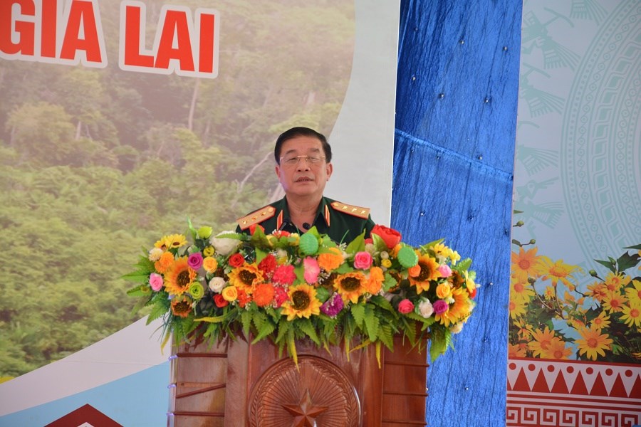  Thắm tình quân - dân từ công trình Nhà rông văn hoá xã Ia Dom - ảnh 2