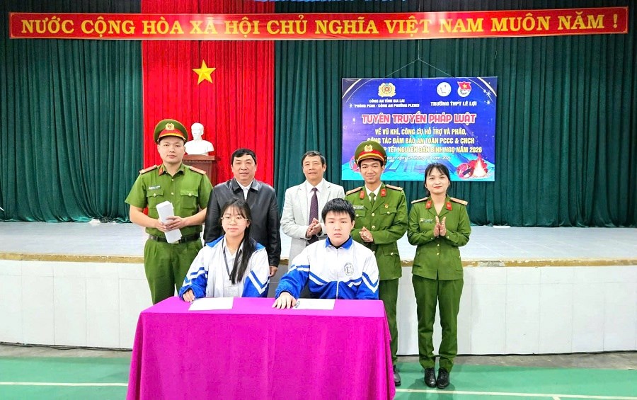  Gia Lai: Tuyên truyền ngăn ngừa pháo nổ và PCCC cho học sinh  - ảnh 2