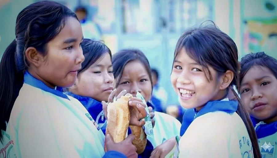 Thầy giáo vùng khó và hành trình nâng đỡ những ước mơ  - ảnh 2