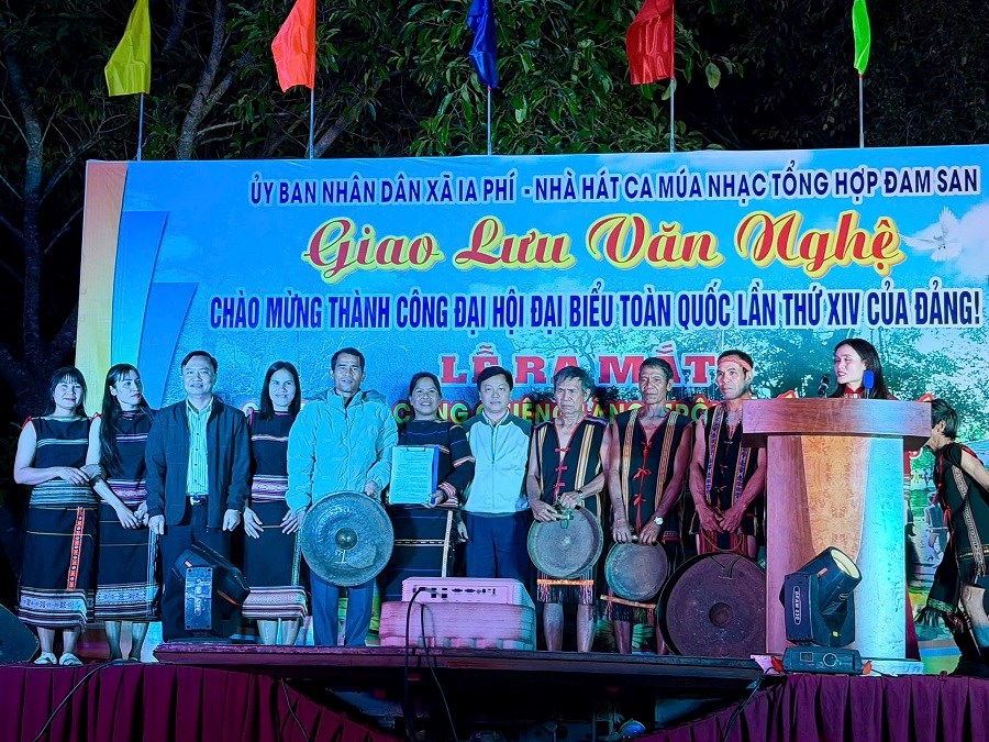 Xã Ia Phí (Gia Lai): Ra mắt CLB Cồng chiêng làng Mrông Yố - ảnh 2