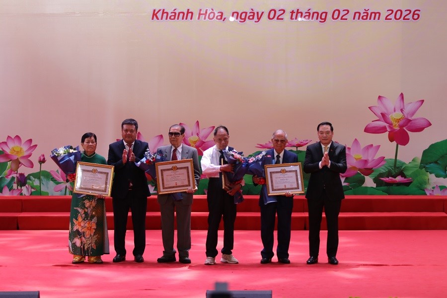 Khánh Hòa vững tin bước vào Kỷ nguyên mới dưới lá cờ vinh quang của Đảng - ảnh 4