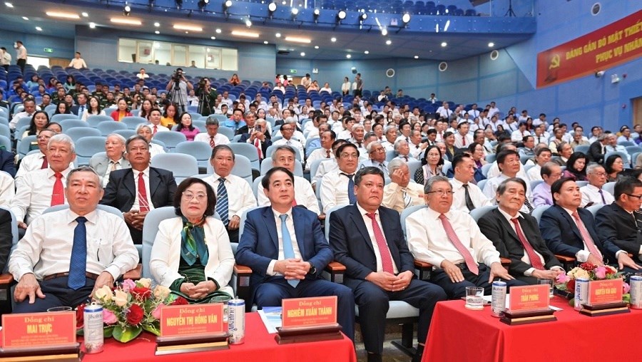 Khánh Hòa vững tin bước vào Kỷ nguyên mới dưới lá cờ vinh quang của Đảng - ảnh 3