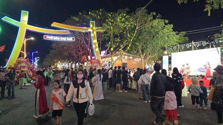 Gia Lai: Kỳ vọng phát triển du lịch từ mô hình phố đêm - ảnh 3