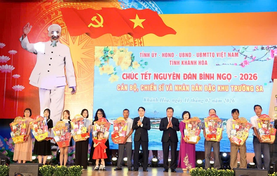 Trường Sa vững vàng nơi đầu sóng - ảnh 2