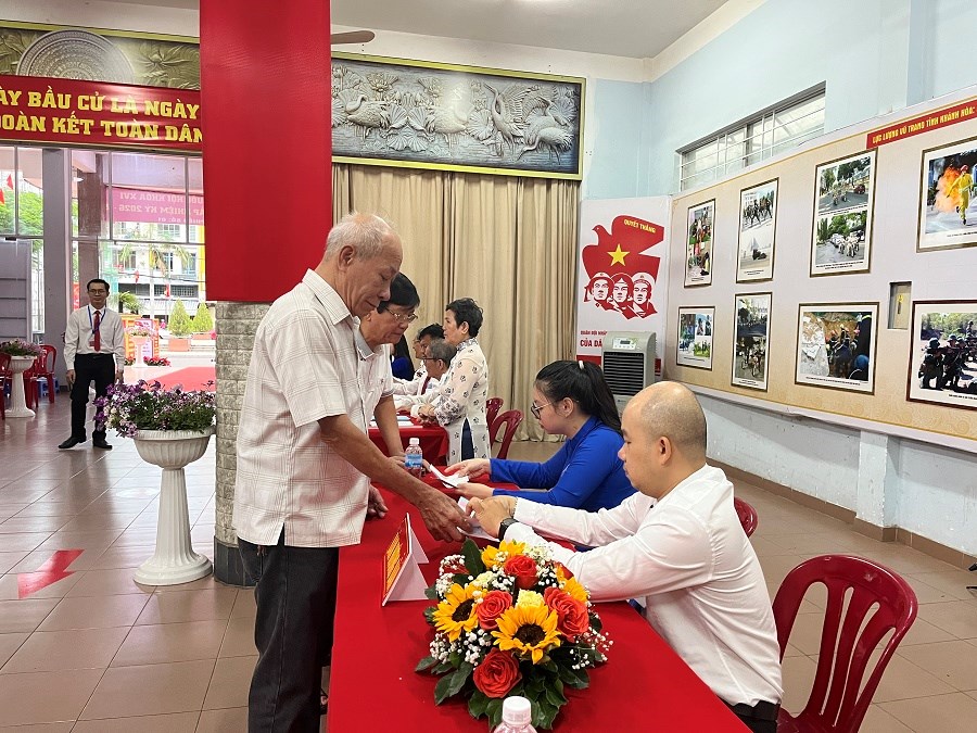 Khánh Hòa: Gần 99% cử tri tham gia bầu cử - ảnh 7
