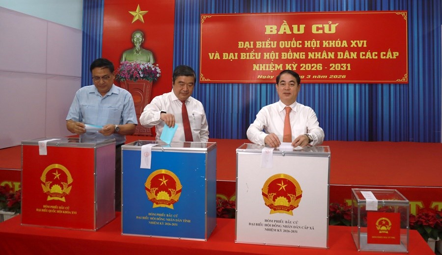 Khánh Hòa: Cử tri hồ hởi tham gia Ngày hội non sông - ảnh 1