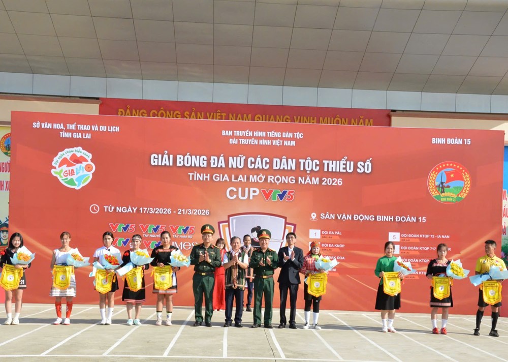 Sôi nổi Giải bóng đá nữ các DTTS tỉnh Gia Lai  - ảnh 1