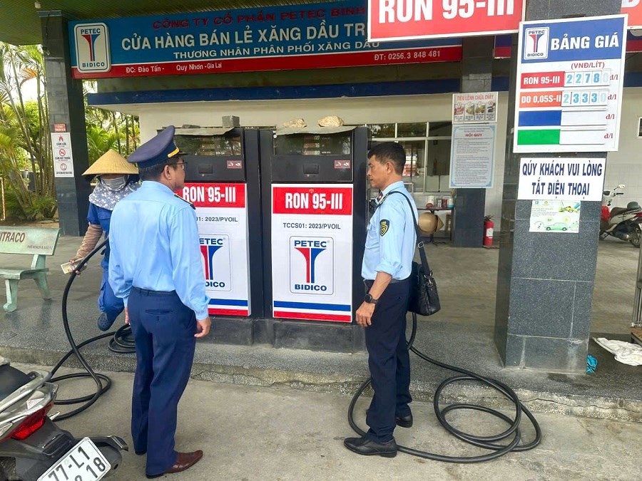 Gia Lai siết quản lý xăng dầu, ngăn chặn buôn lậu và gian lận thương mại - ảnh 1