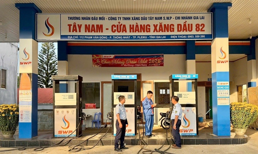 Gia Lai siết quản lý xăng dầu, ngăn chặn buôn lậu và gian lận thương mại - ảnh 2
