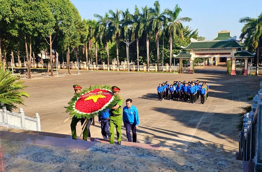 “Tháng Ba biên giới” lan toả yêu thương nơi tuyến đầu Tổ quốc - ảnh 2