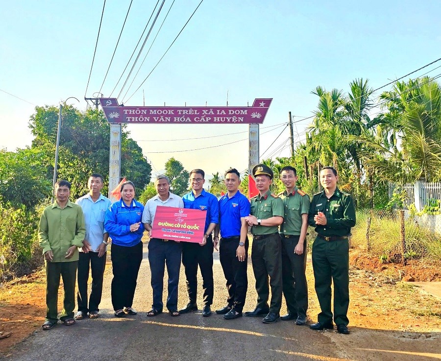 “Tháng Ba biên giới” lan toả yêu thương nơi tuyến đầu Tổ quốc - ảnh 6