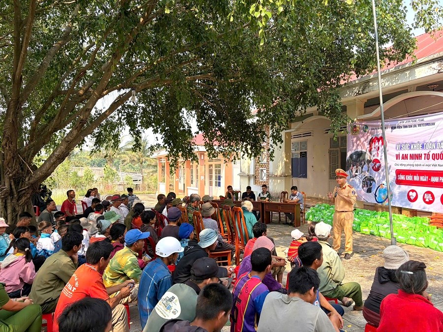  Gia Lai: Lan tỏa yêu thương đến với người dân vùng khó Chơ Long - ảnh 2