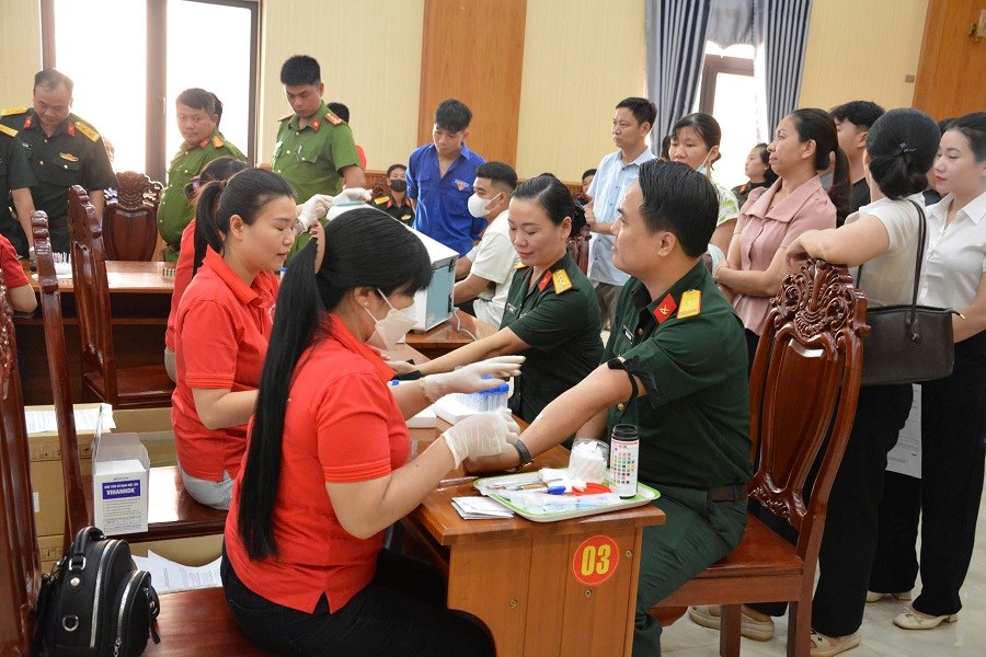  Những “giọt máu hồng” lan toả nghĩa tình nơi vùng biên Ia Nan - ảnh 2