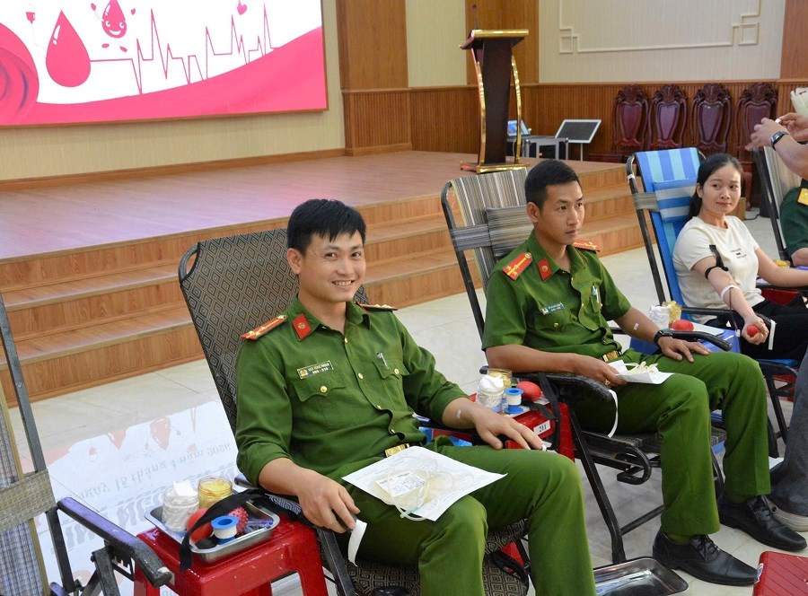  Những “giọt máu hồng” lan toả nghĩa tình nơi vùng biên Ia Nan - ảnh 4