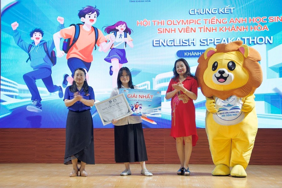 Sôi nổi Hội thi Olympic Tiếng Anh học sinh, sinh viên tỉnh Khánh Hòa  - ảnh 2