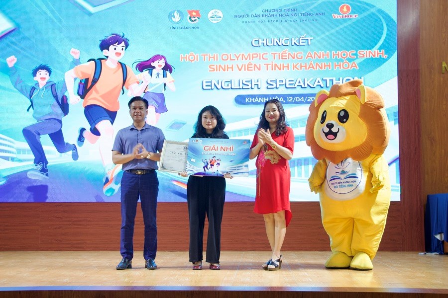 Sôi nổi Hội thi Olympic Tiếng Anh học sinh, sinh viên tỉnh Khánh Hòa  - ảnh 3