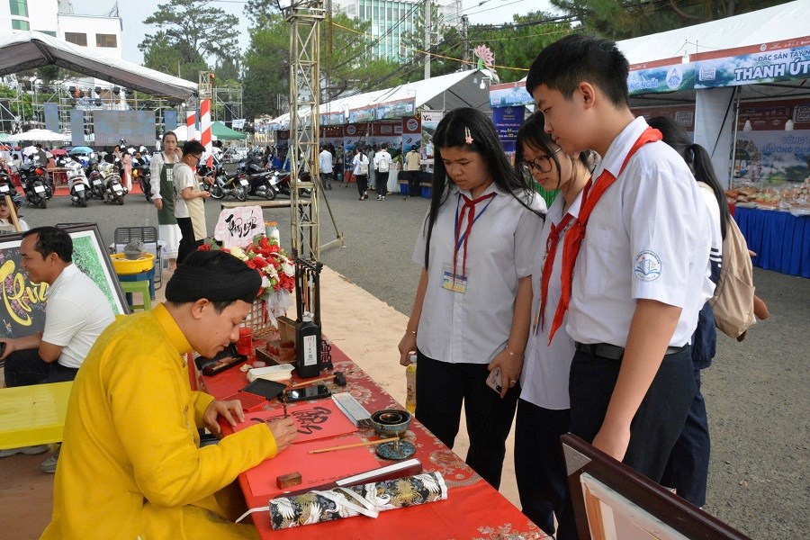  Gia Lai: Phát động Ngày Sách và Văn hóa đọc Việt Nam  - ảnh 3